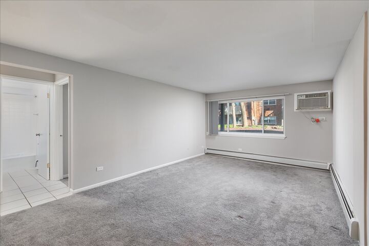 Property Photo: 5740 East Avenue 1B IL 60525