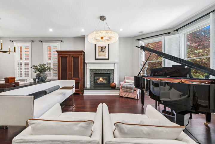 Property Photo:  3635 N Hermitage Avenue  IL 60613 