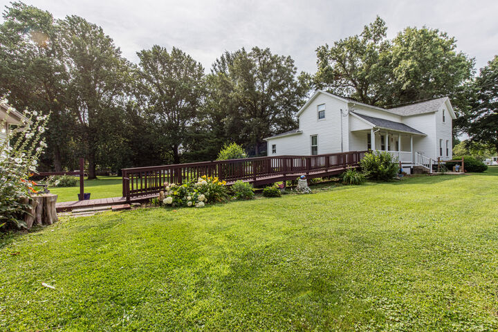 Property Photo:  201 Locust Street  IL 61337 