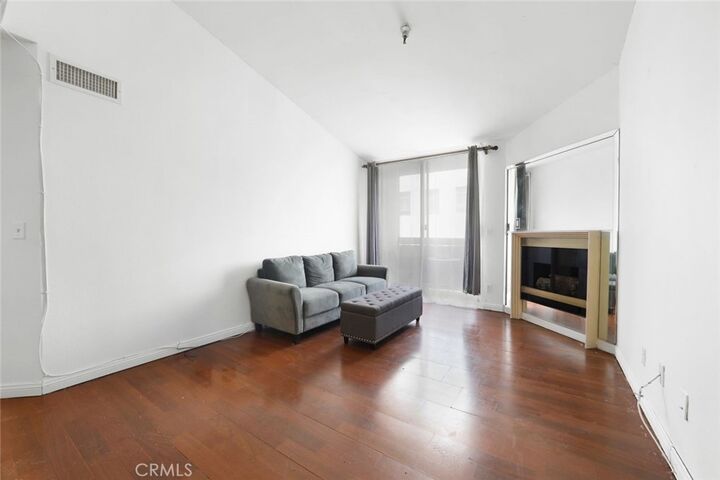 Property Photo: 5143 Bakman 417 CA 91601