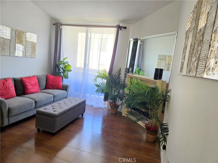 Property Photo:  5143 Bakman 417  CA 91601 