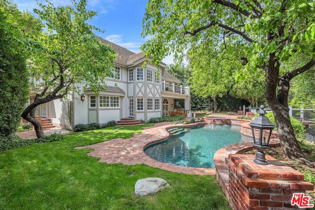 Property Photo:  3225 Iredell Lane  CA 91604 