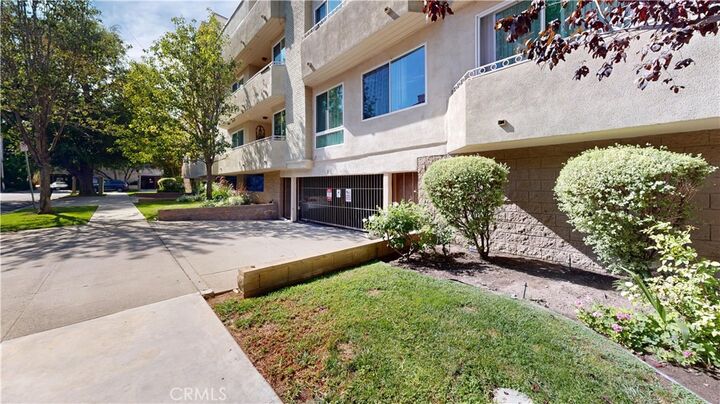 Property Photo: 14569 Benefit 102 CA 91403