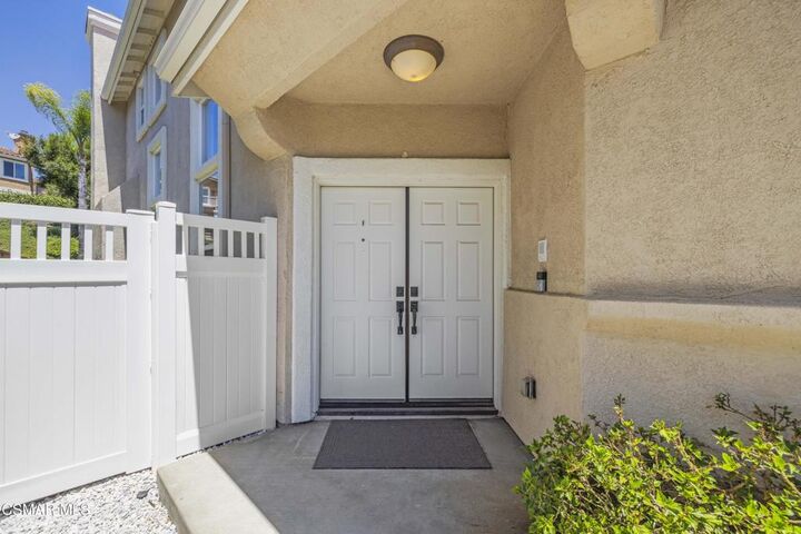 Property Photo: 2887 Arbella Lane CA 91362