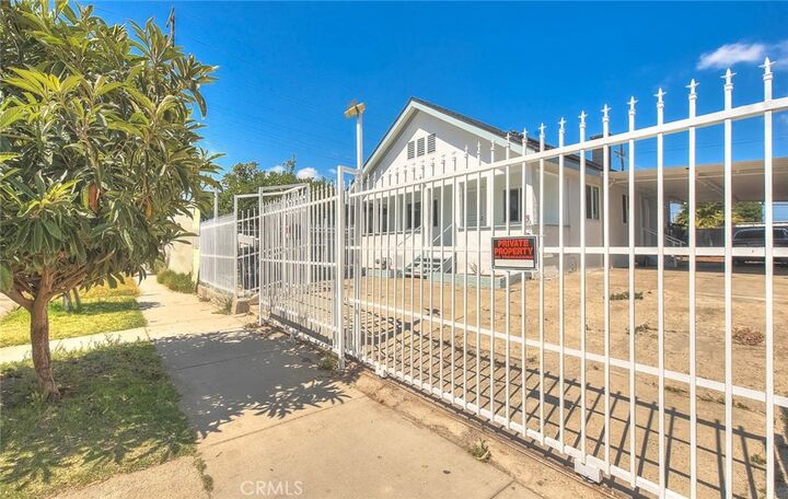 Property Photo: 5506 Holmes Avenue CA 90058
