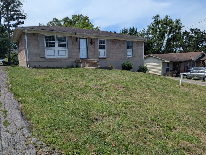 Property Photo:  824 Oakwood Terrace Dr  TN 37013 