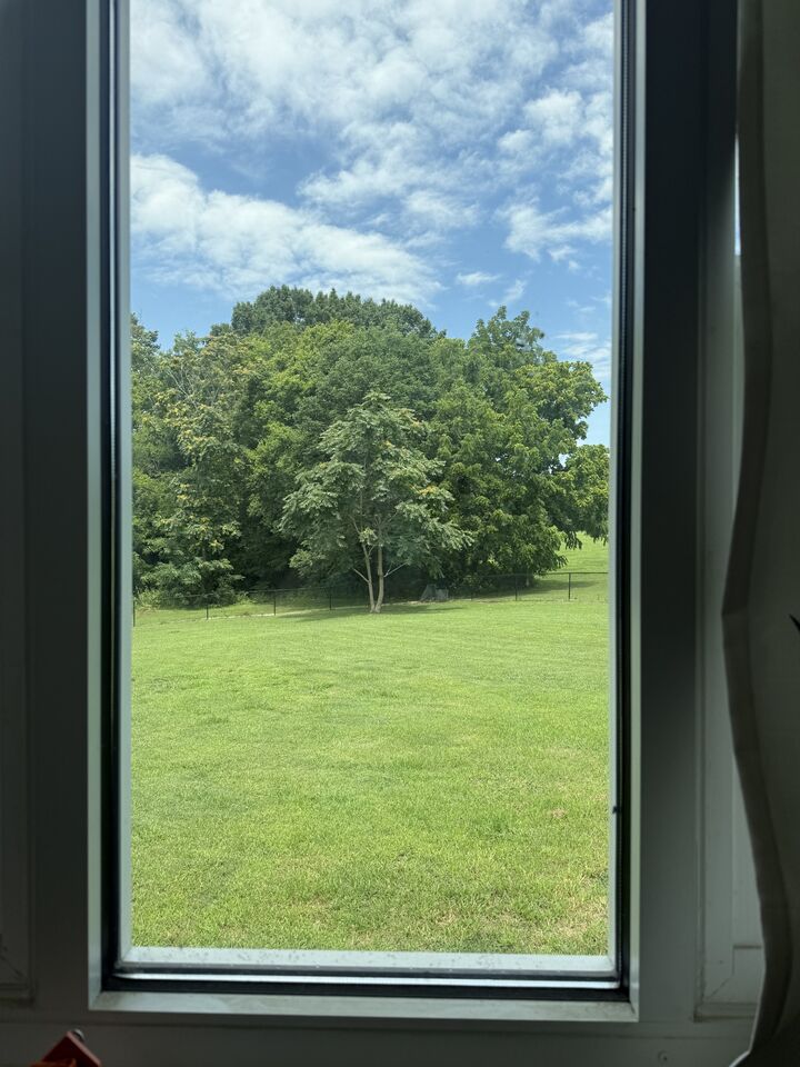 Property Photo: 762 Waldron Rd TN 37086