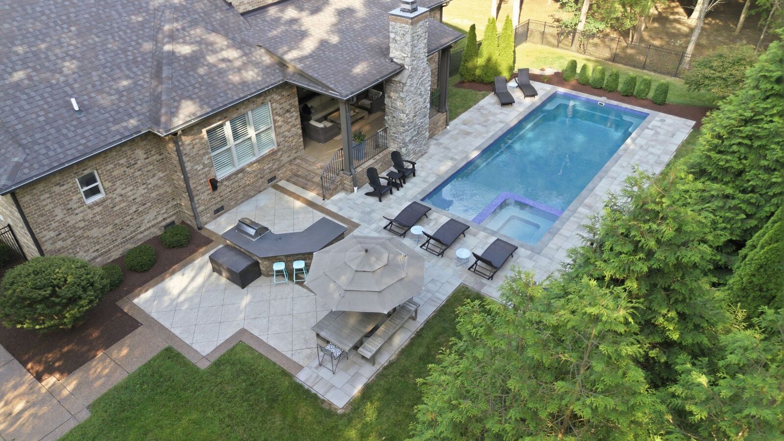Property Photo: 1807 Eaves Ct TN 37135