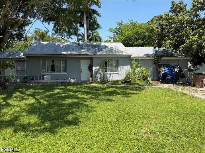 Property Photo: 324 New York Drive FL 33905