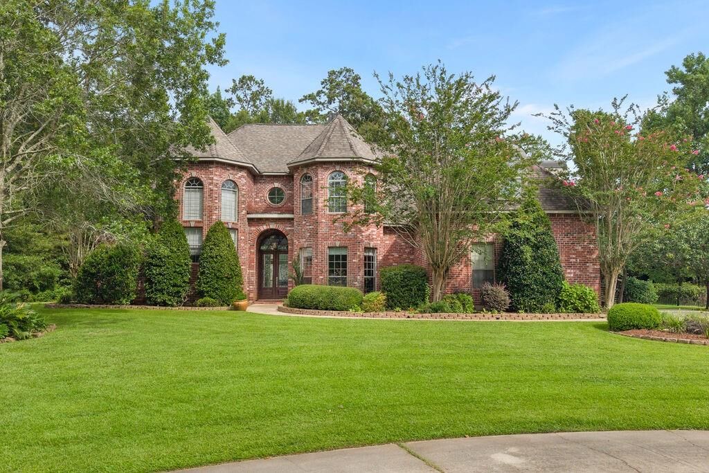 Property Photo: 518 Upton Grey Court LA 70447