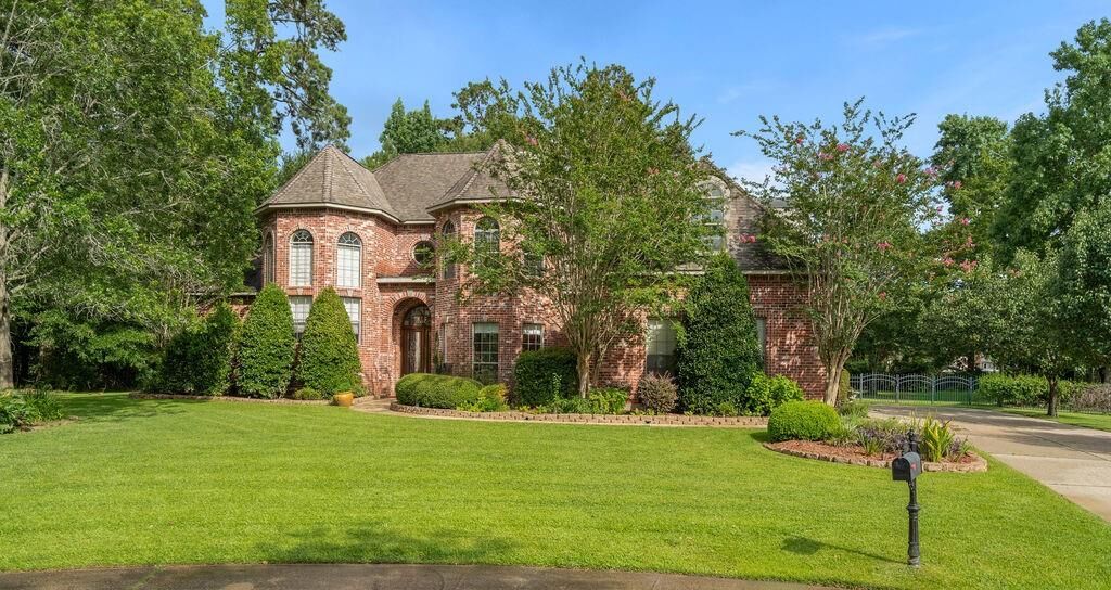 Property Photo:  518 Upton Grey Court  LA 70447 