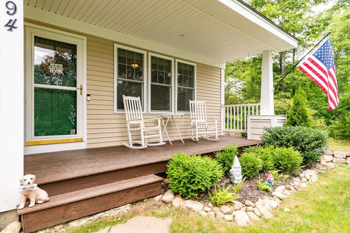 Property Photo: 94 High Meadows Drive NH 03037
