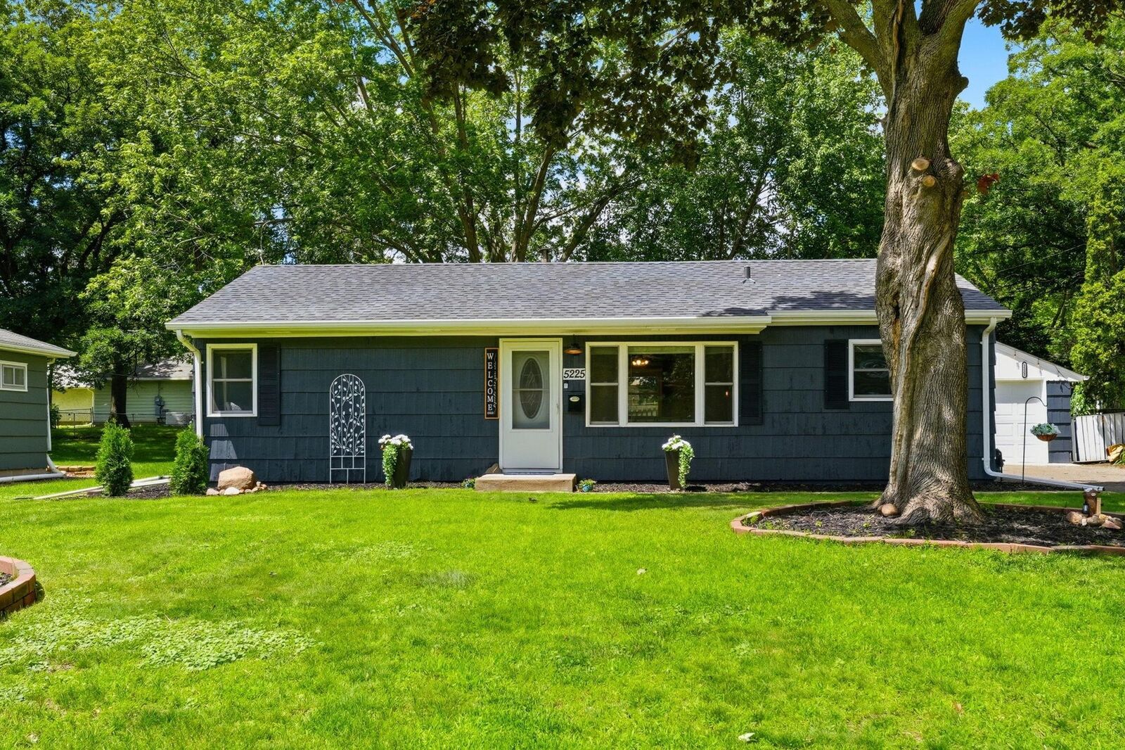 Property Photo: 5225 Pennsylvania Avenue N MN 55428