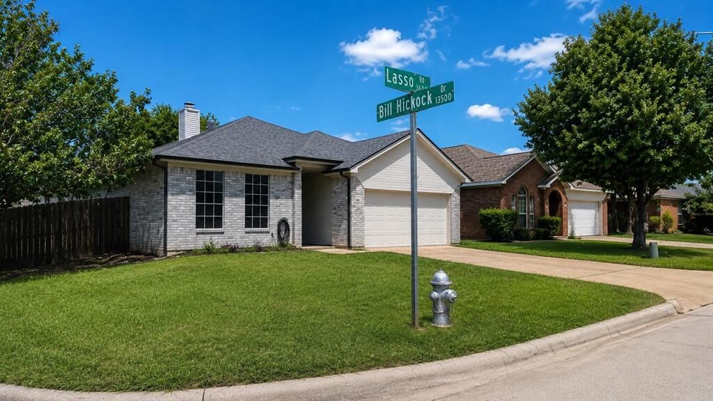 Property Photo: 3601 Lasso Road TX 76262