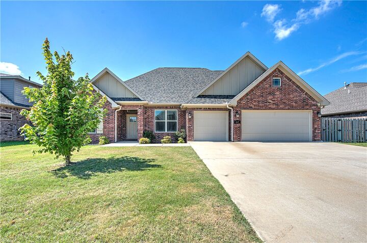 Property Photo:  467 Tartaglia Avenue  AR 72762 