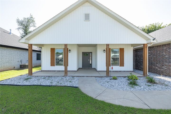 Property Photo:  85 N Isabella Place  AR 72730 