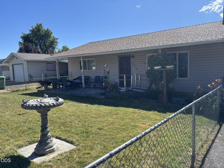 Property Photo: 4810 Derby Place OR 97603