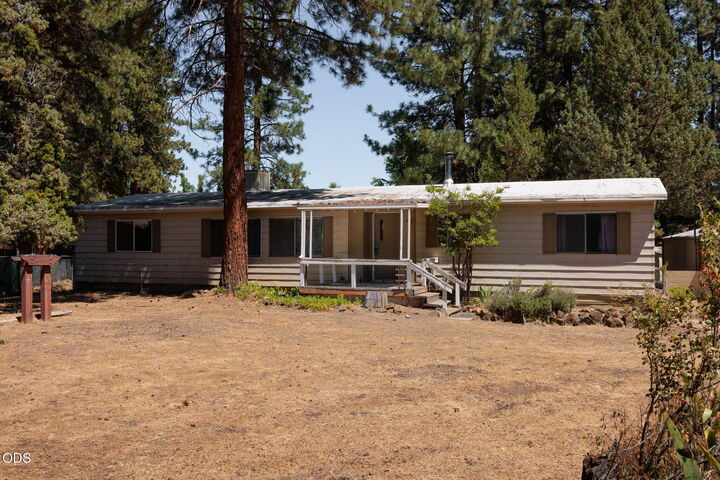 Property Photo: 61111 Chuckanut Drive OR 97702