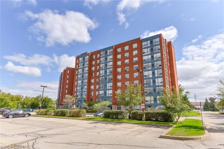 Property Photo: 55 Blue Springs Drive 612 ON N2J 4T3