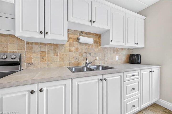 Property Photo: 2422 New Street 9 ON L7R 1J6