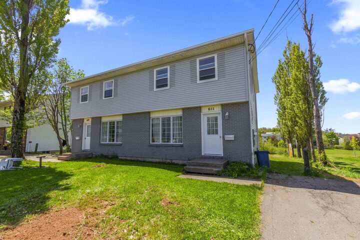 Property Photo: 609-611 Queen Street PE C1A 9C8