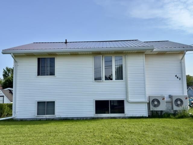 442 Maddix Crescent — photo 1