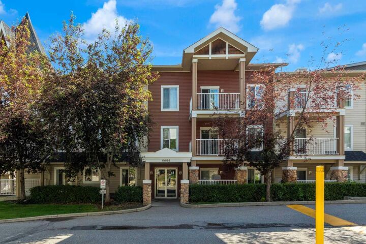 70 Panamount Drive NW 6213 — photo 1