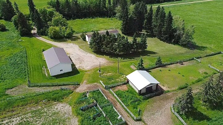 Property Photo: 645045 Range Road 211 AB T0A 0M0