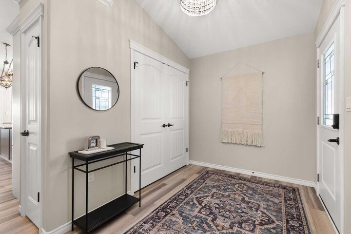 Property Photo: 220 Sierra Road SW AB T1B 4Y6
