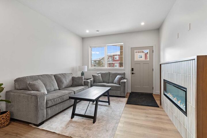 Property Photo:  4940 Beardsley Avenue  AB T4L 0G4 