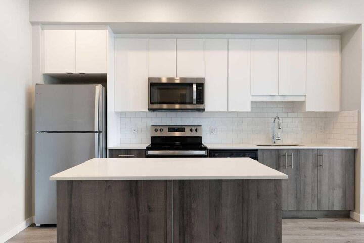 Property Photo: 1605 17 Street SE 223 AB T2G 2L7
