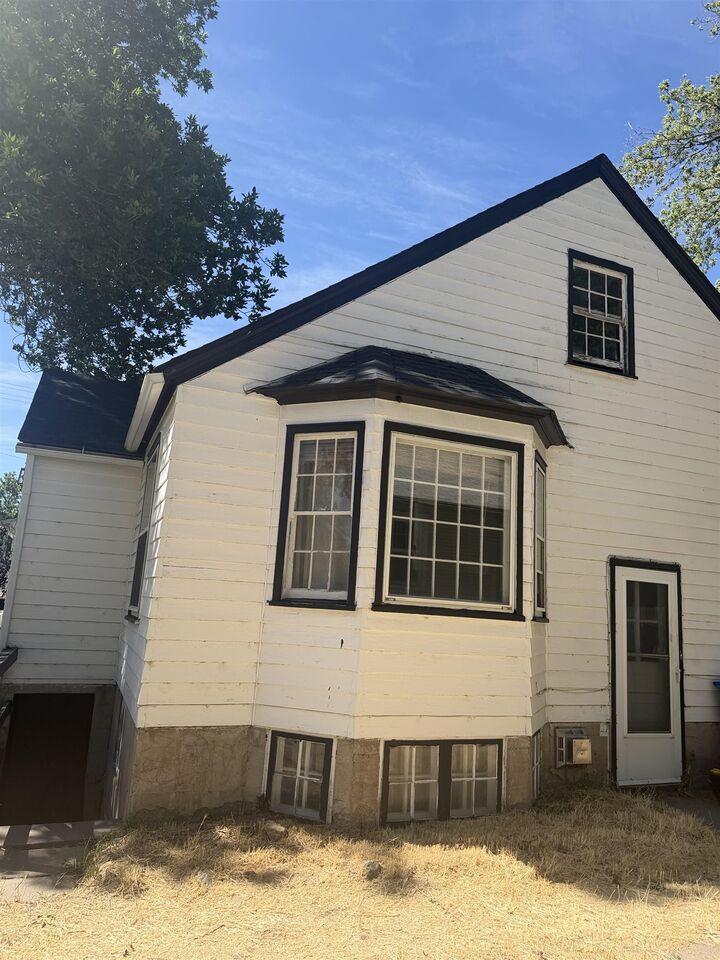 Property Photo:  144 N 13th  ID 83201 