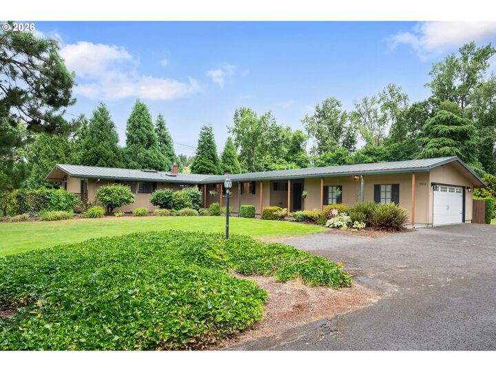 Property Photo:  9324 NE Levee Rd  OR 97211 