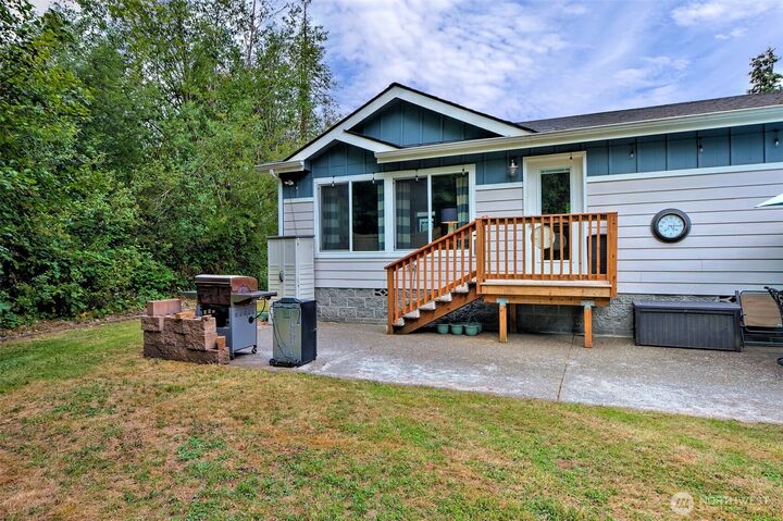 Property Photo: 21 NE Shore Place WA 98588