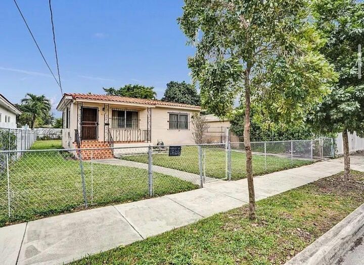 Property Photo: 831 NW 21st Court FL 33125