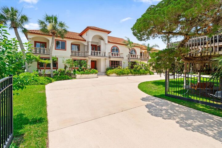 Property Photo:  49 Dolphin Dr  FL 32080 