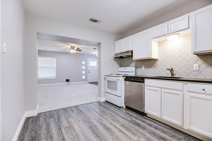 Property Photo:  305 Glenmore Drive  TX 76903 