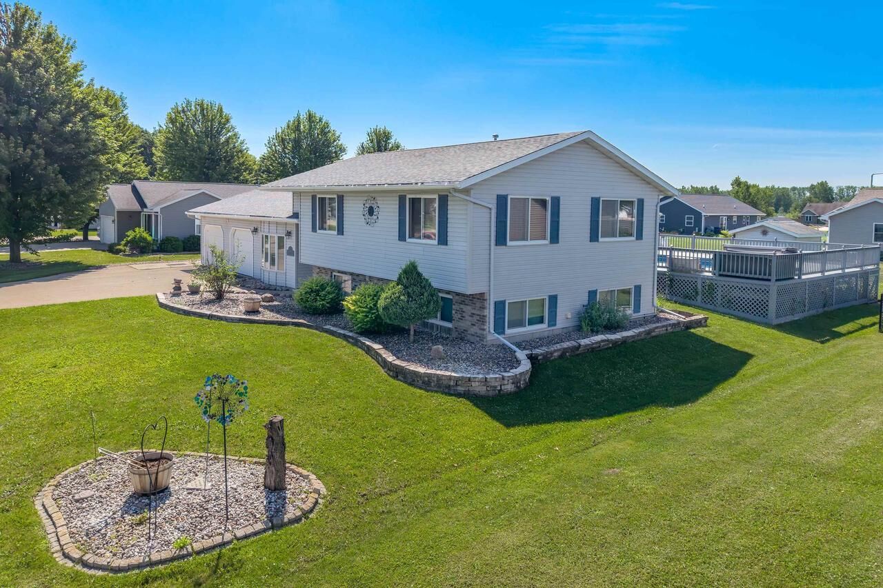 Property Photo:  740 E Scott Street  WI 54963 