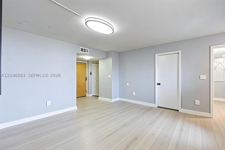 Property Photo: 2075 SW 122nd Ave 505 FL 33175