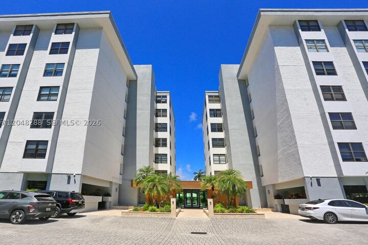 Property Photo: 9660 W Bay Harbor Dr 5A FL 33154