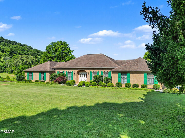 Property Photo:  377 Thomas Loop Road  TN 37876 