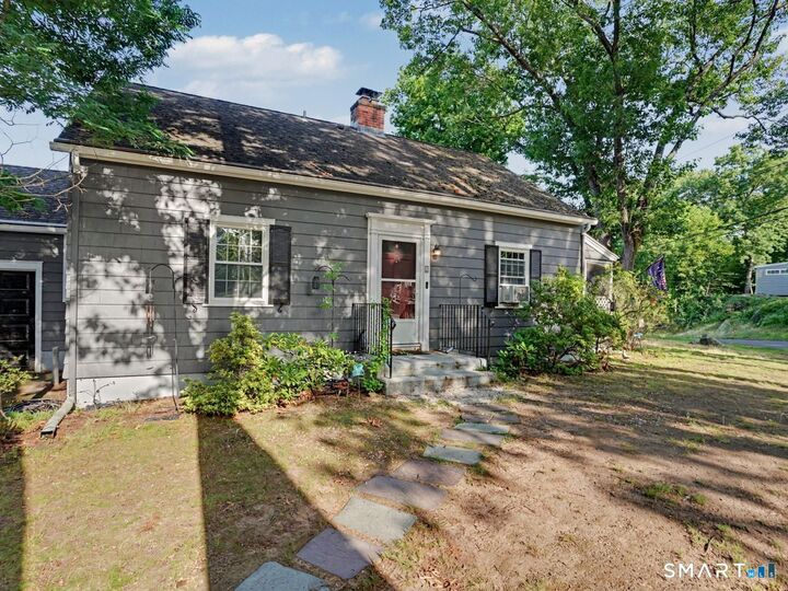 Property Photo: 2 North Forest Circle CT 06516