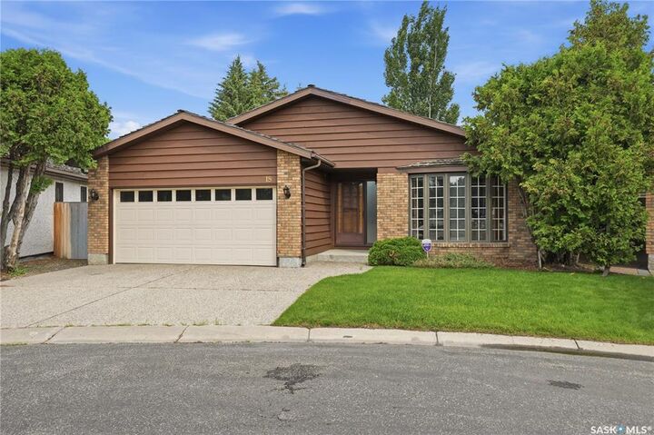 Property Photo: 18 Lakeview Place SK S4S 7B5