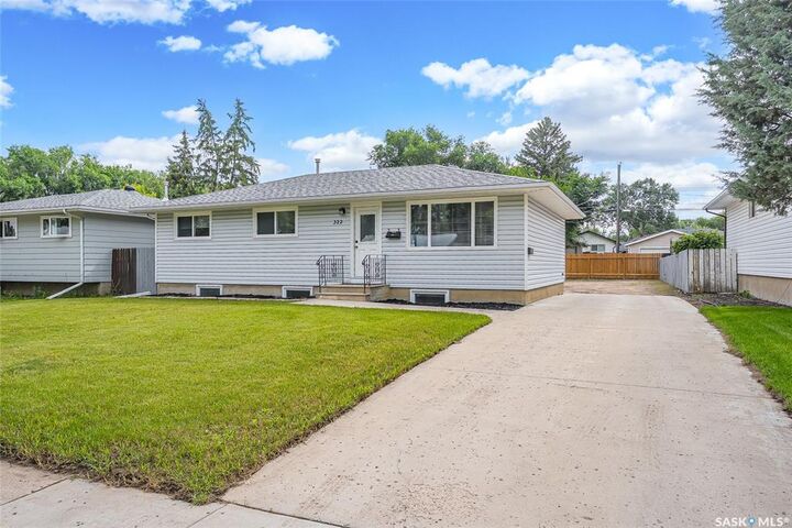 Property Photo:  322 Witney Avenue N  SK S7L 3M5 