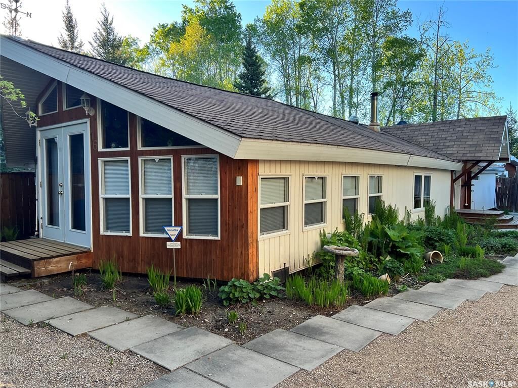 Property Photo: 214 Richard Drive SK S0E 0B0
