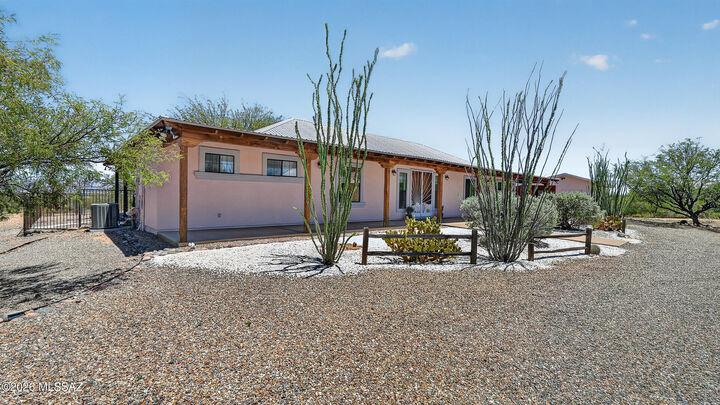 Property Photo: 619 W Via Javelina AZ 85602