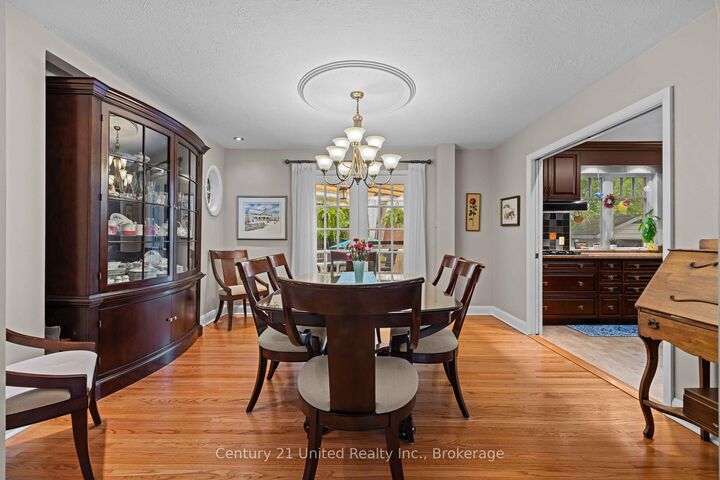 Property Photo:  516 Hunter Street W  ON K9H 2N1 