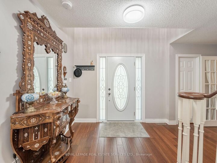 Property Photo: 63 Deerglen Terrace ON L4G 6Y2