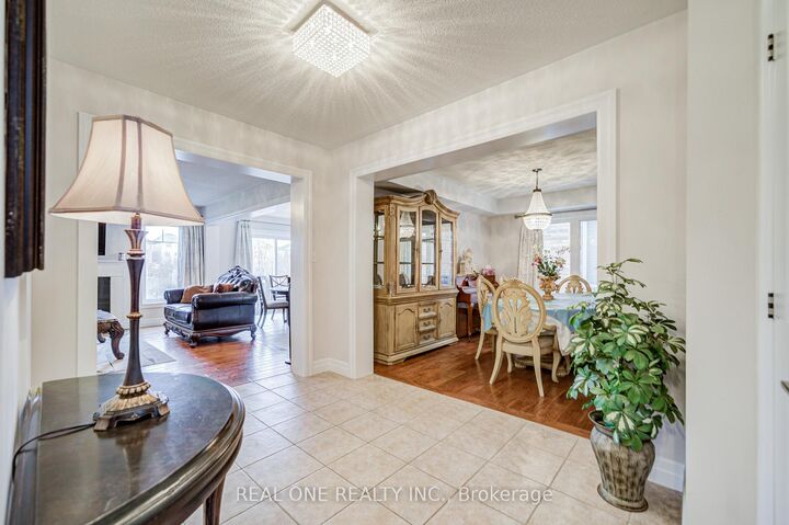 Property Photo: 27 Cranston Street Upper ON L9K 0E3
