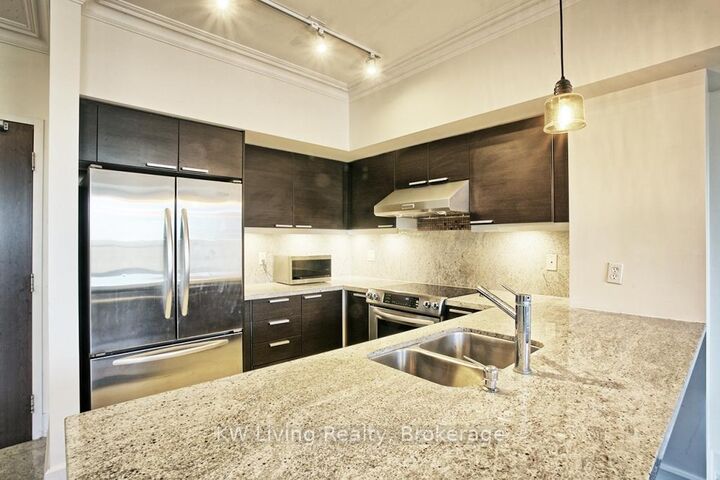 Property Photo: 650 Sheppard Avenue E Ph13 ON M2K 3E4
